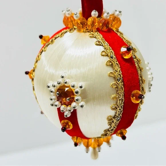 Vintage beaded sequined Christmas ornament, satin ball - Picture 2 of 5